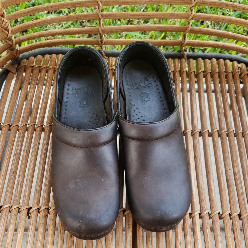 Dansko professional shoes. Previously enjoyed.